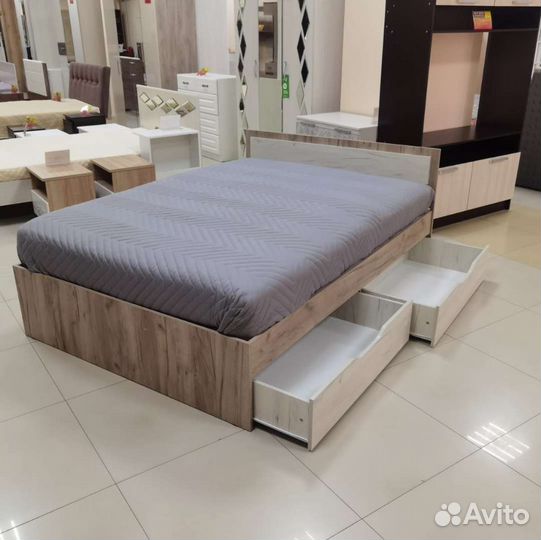 Кровать
