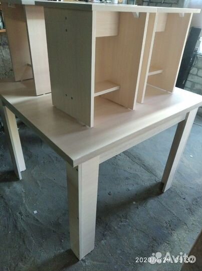 Стол обеденный