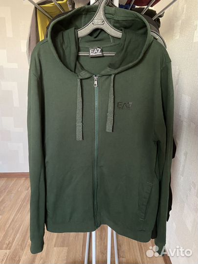 Спортивный костюм еа7