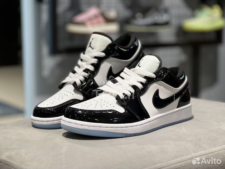 Кроссовки Nike Air Jordan 1 Low SE Concord