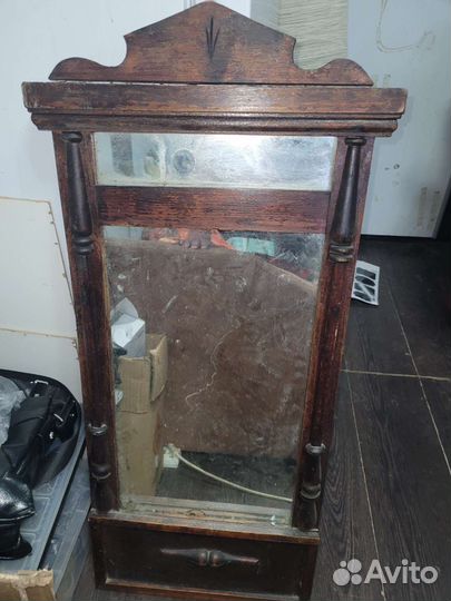 Старинное зеркало