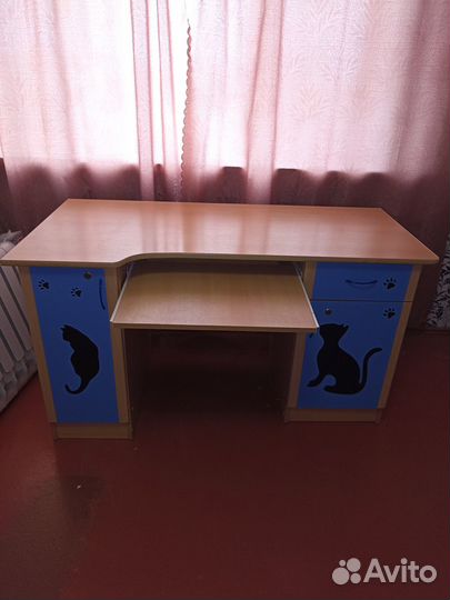 Компьютерный стол