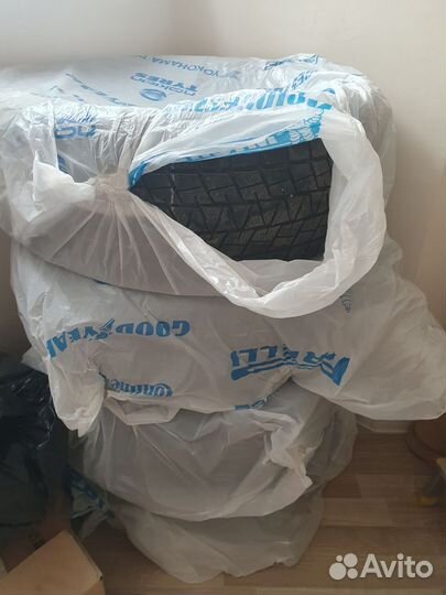 Bridgestone Blizzak DM-V1 235/55 R19