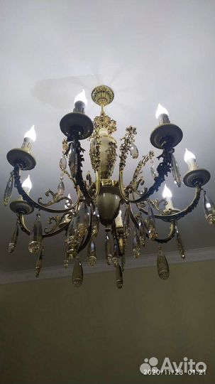 Люстра 8ми рожковая