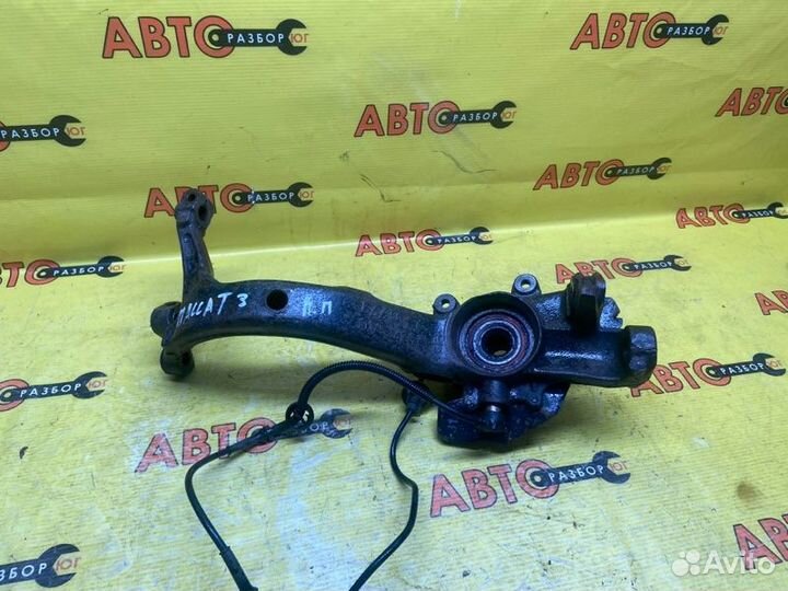 Поворотный кулак передний правый Volkswagen Passat