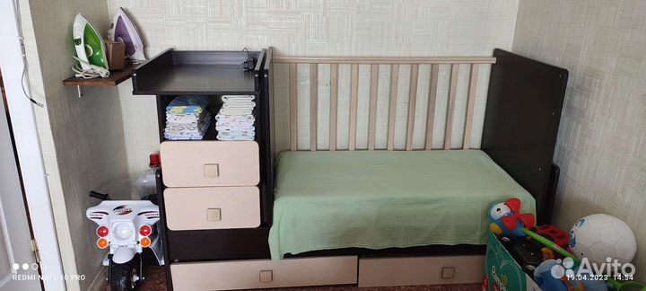 Детская кроватка трансформер с маятником