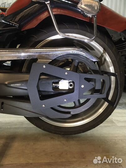 Кронштейн боковой сумки и номера Yamaha Raider