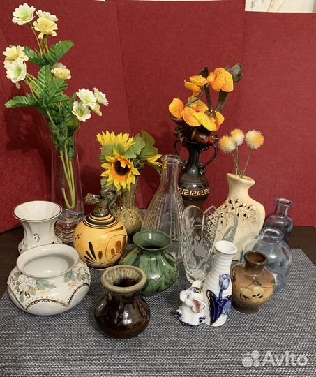 Коллекция маленьких вазочек