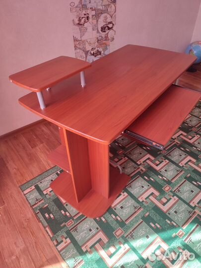 Продам компьютерный стол