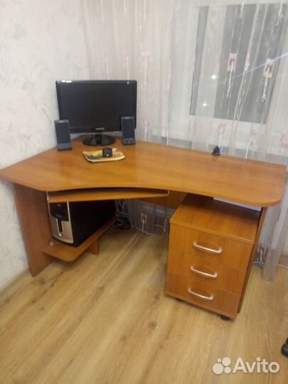 Стол - 4000, кресло 2000