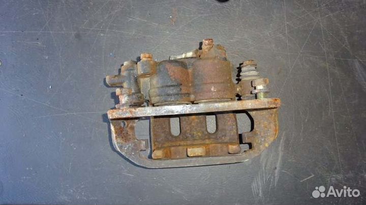 Суппорт передний правый Toyota Townace CR38