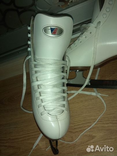 Фигурные коньки Riedell