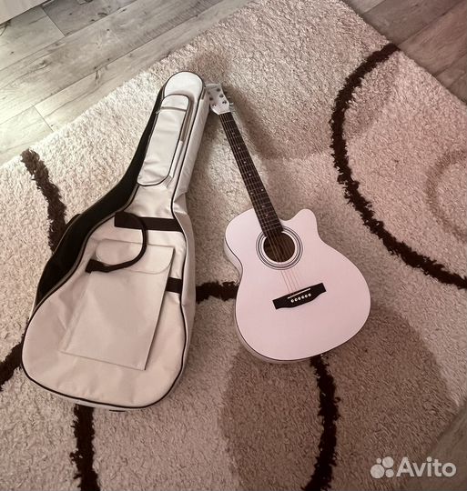 Акустическая гитара