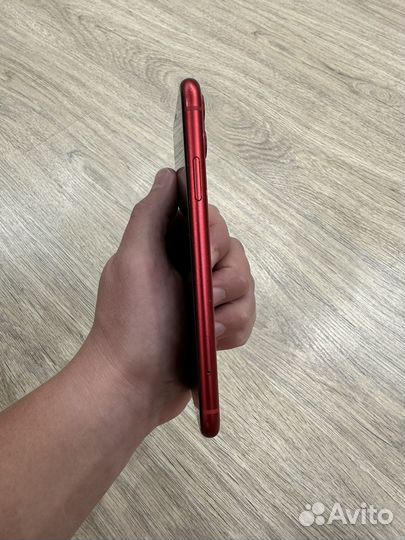 Телефон iPhone 11 64gb