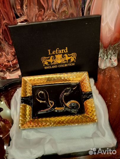 Пепельница. Змея. Англия. Символ года