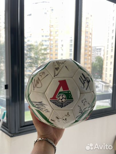 Футбольный мяч с росписью игроков Локомотива