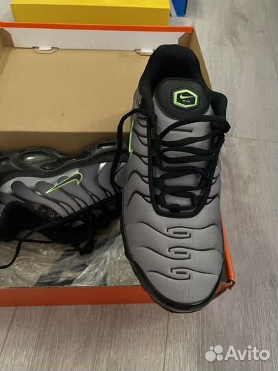 AIR MAX plus