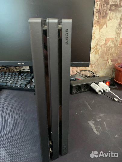 Sony playstation 4 PS4 pro 1tb сuh 7208B