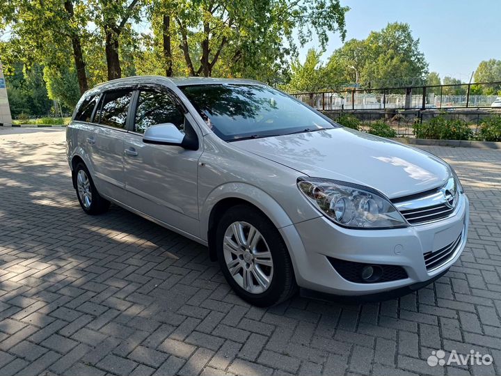Opel Astra, 2012