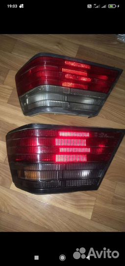 Задние правые фонари Mercedes Benz W124