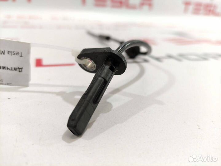 Датчик ABS задний Tesla Model 3 2020 1044771-00-D