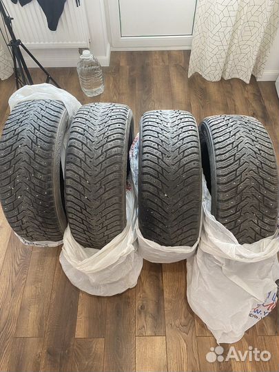 Nokian Tyres Hakkapeliitta 8 215/55 R17