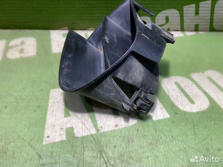 Решетка в бампер передняя правая Nissan Primera