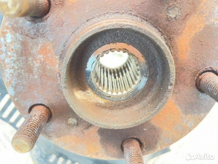 Поворотный кулак передний правый Toyota Corolla