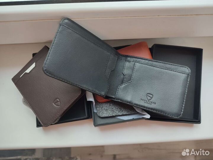 Картхолдер Vaultskin Manhattan с rfid защитой
