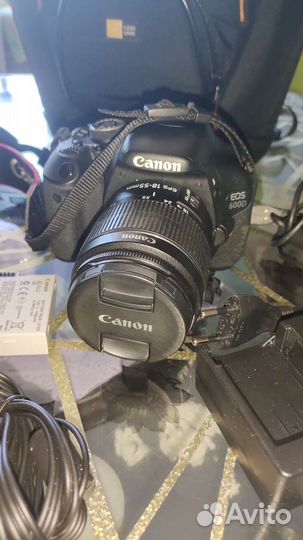 Зеркальный фотоаппарат Canon EOS 600d