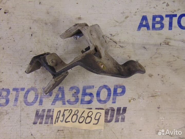 Кронштейн крепления троса кпп для Mitsubishi Lance