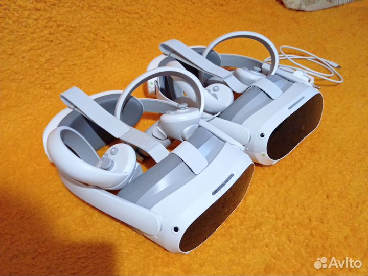 Шлем виртуальной реальности pico 4
