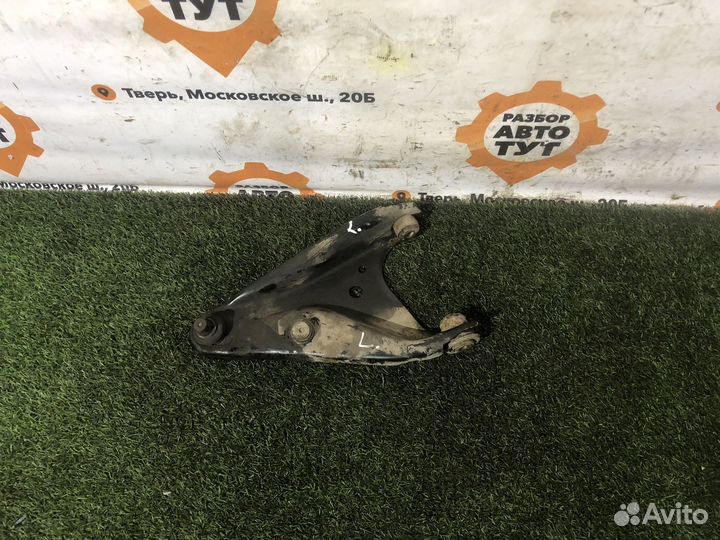 Рычаг левый Renault Logan 1