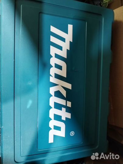 Перфоратор Makita HR 2470