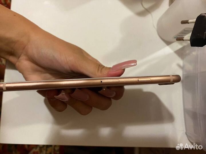 iPhone 8 Plus, 64 ГБ