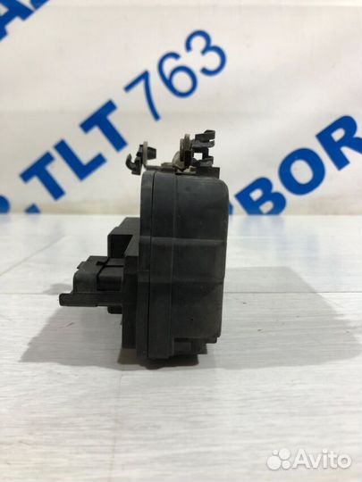 Замок двери передний правый LADA granta 1.6 мт сед