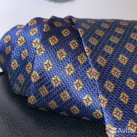 Галстуки Etro и Charles Tyrwhitt, оригинал, Италия