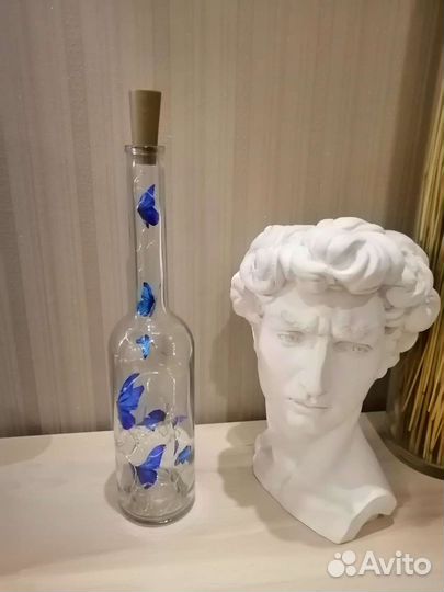 Бутылка с бабочками и подсветкой