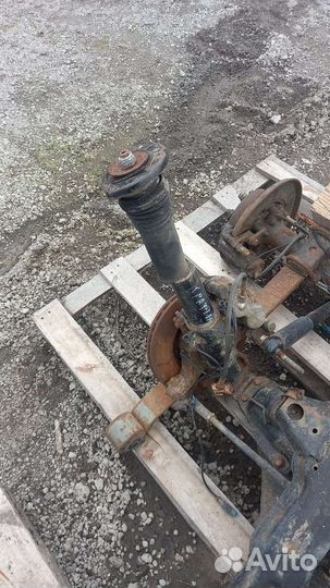 Стойки передние Volkswagen Crafter 1