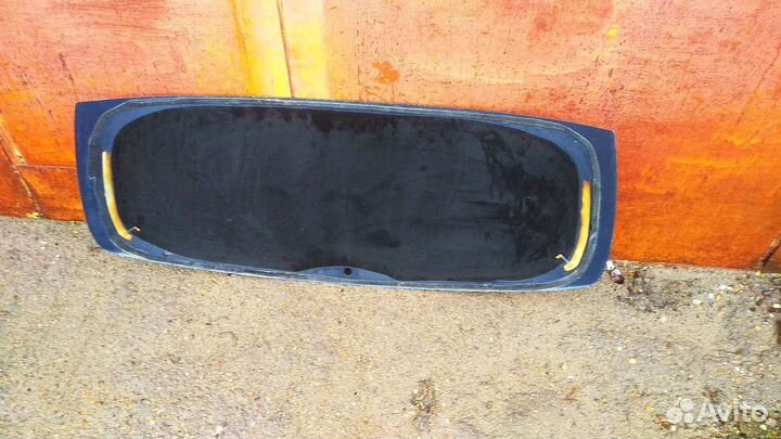 Стекло задней двери на peugeot 206