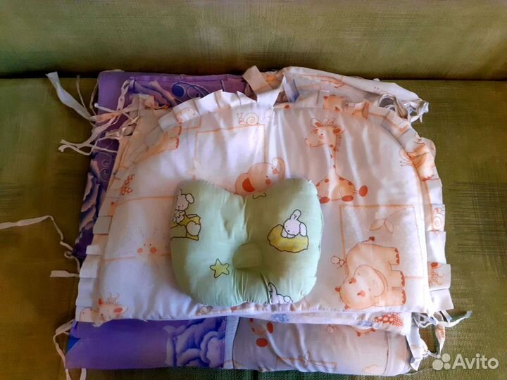 Бортики в кроватку и подушка