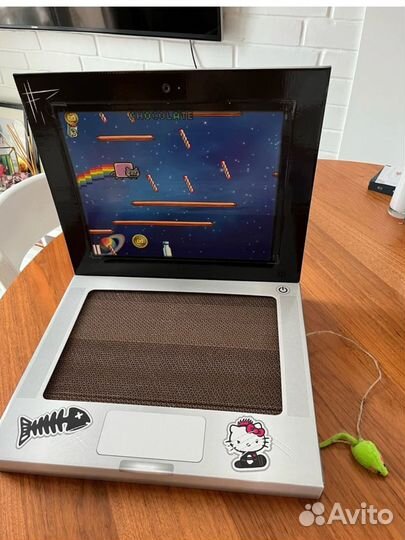 Когтеточка картонная напольная с игрушкой