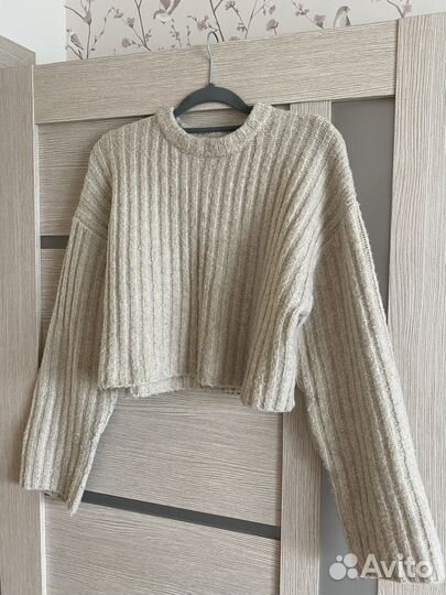 Свитер укороченный