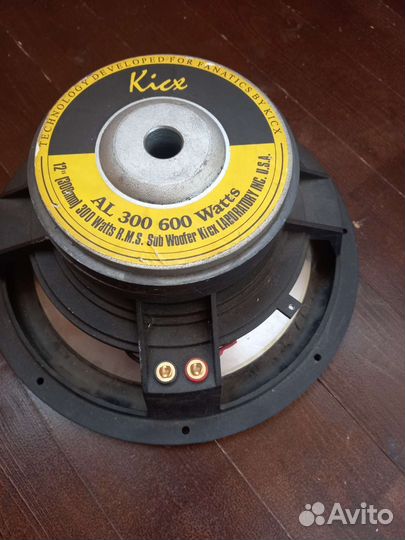 Сабвуфер и усилитель в автомобиль