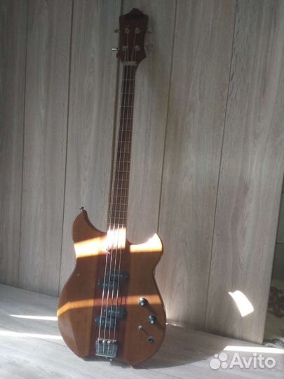 Бас гитара