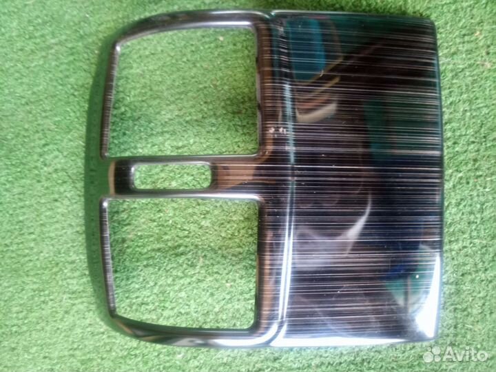 Накладка заднего диффузора подлокотника