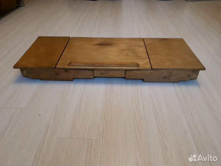Столик для работы на ноутбуке