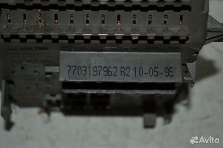 Блок предохранителей Рено Лагуна