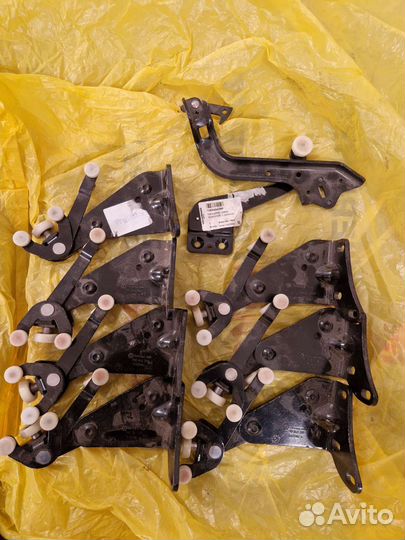 Направляющая ролика сдвижной двериVAG 7H0843397AB