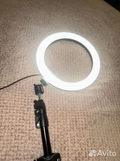 Кольцевая лампа со штативом